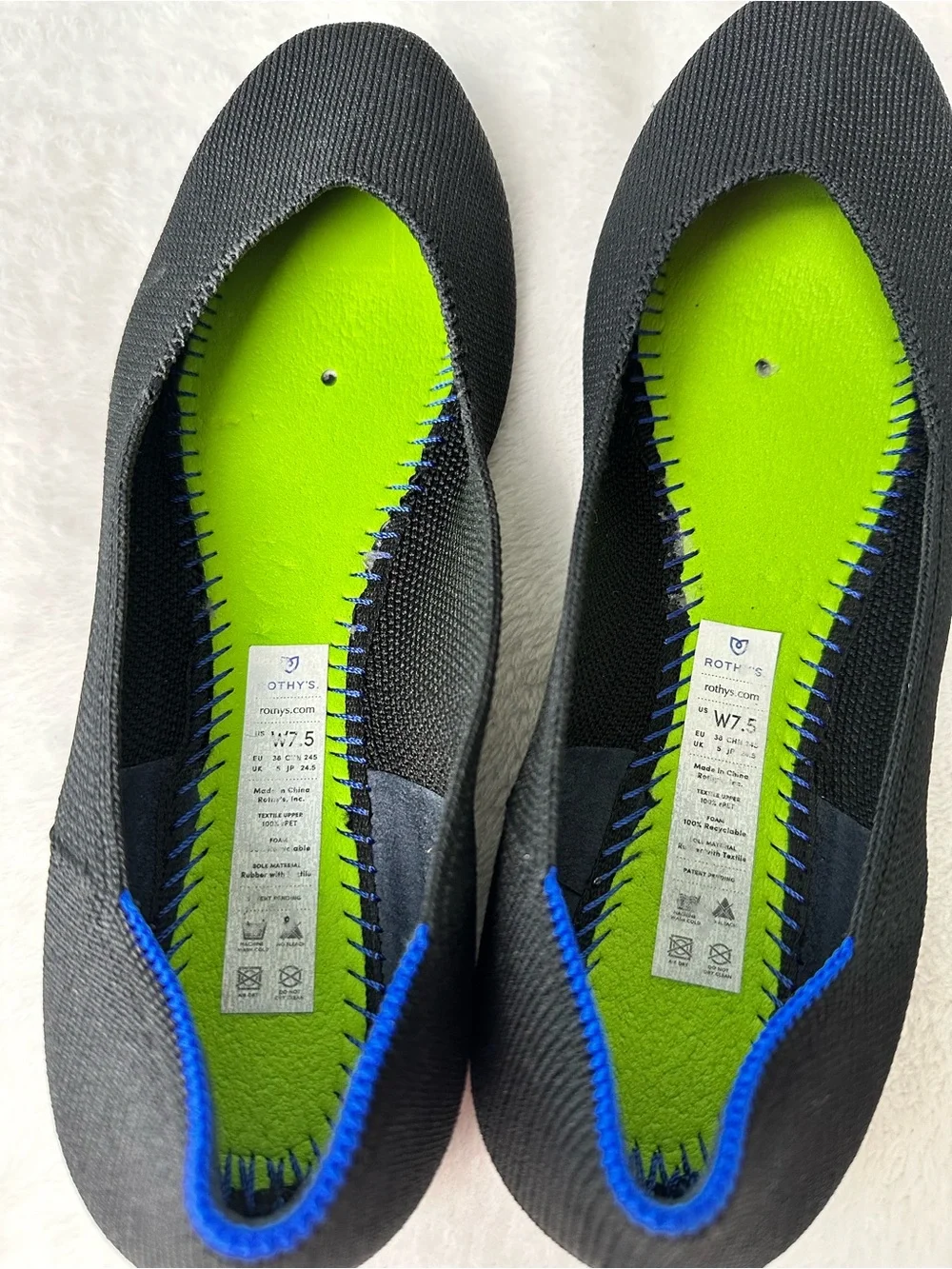 Rothy's Black The Flat Round Toe Knit Flats with Royal Blue Trim Size 7.5